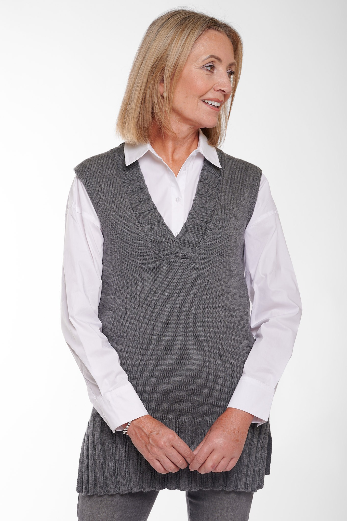 Noen Carly V Neck Sleeveless Knitwear Slate 95