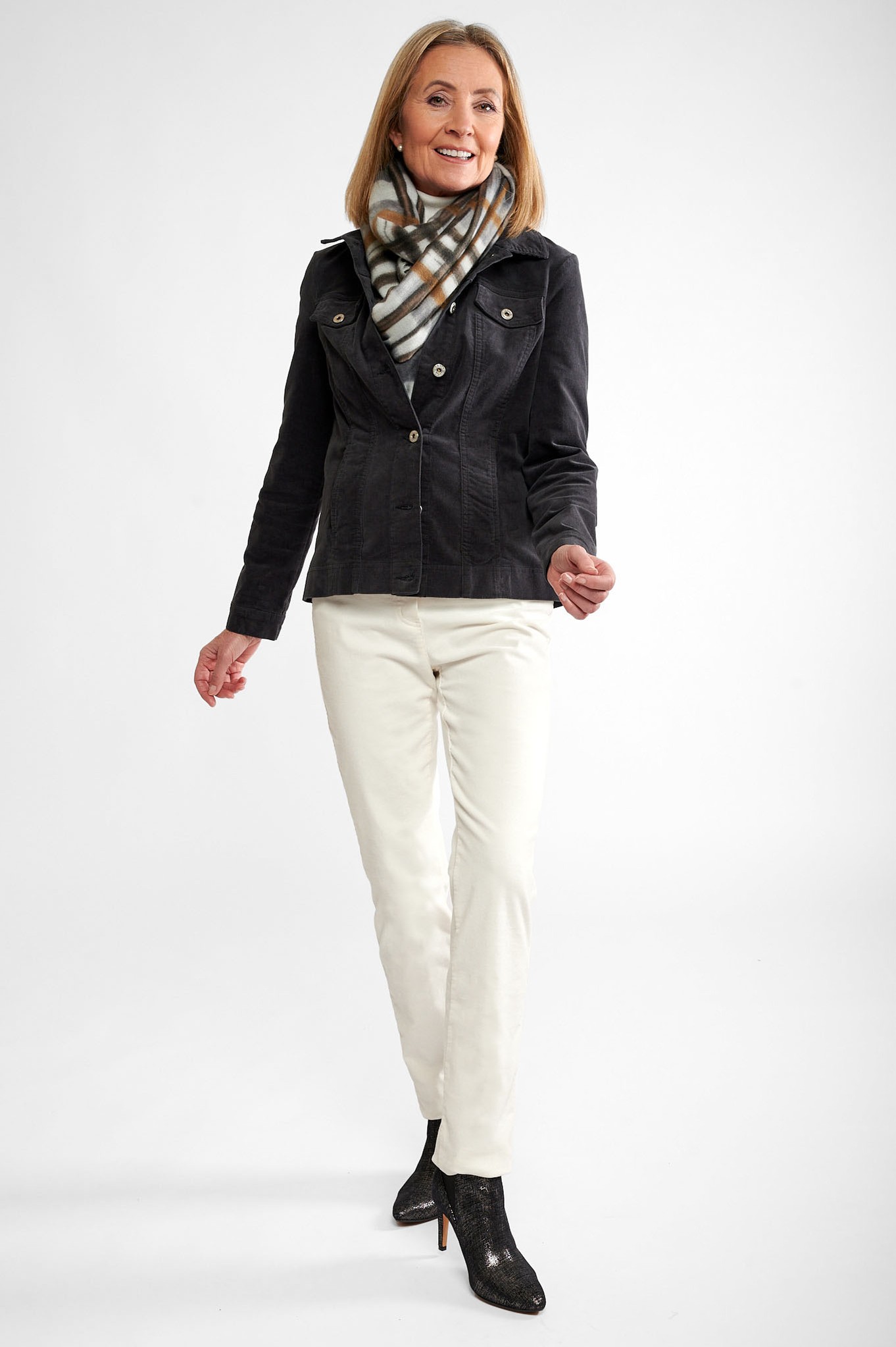 Robell Rose Petite Needlecord Winter White 11