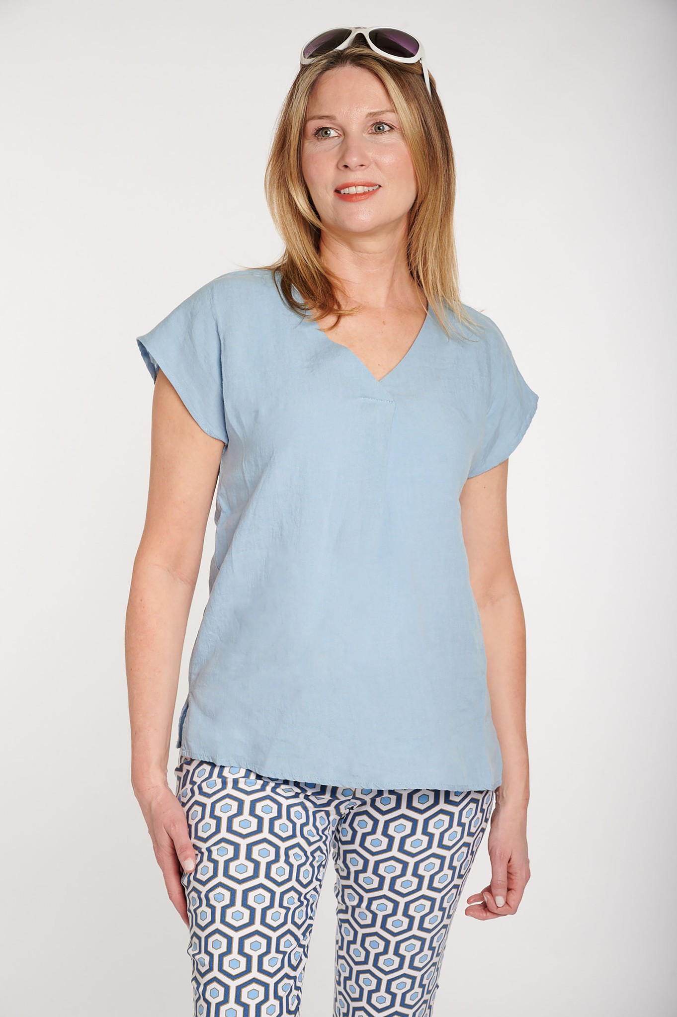 Sunday Albertina V-Neck Linen Top Medium Blue 77