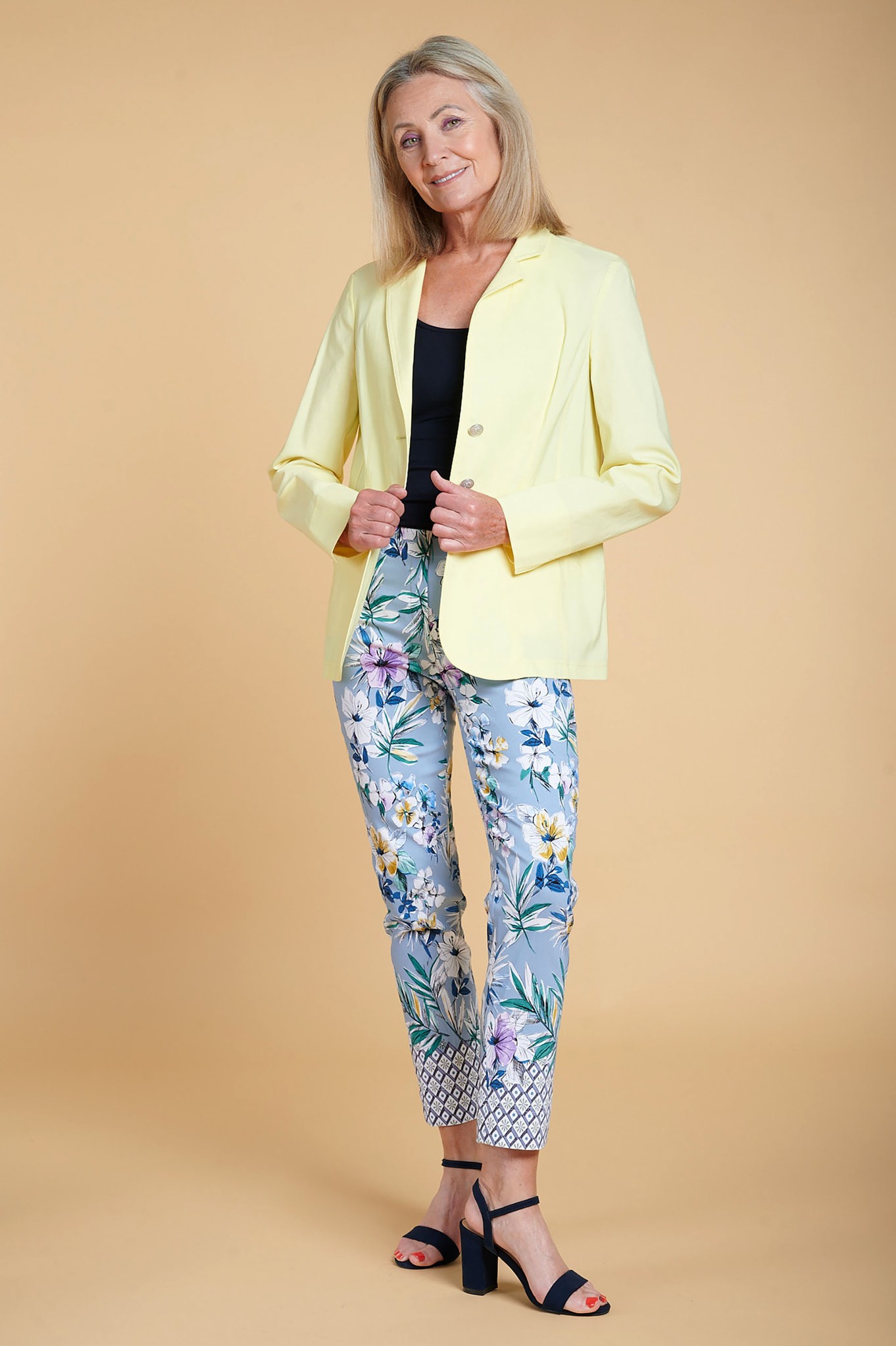 Robell Rose 09 Jardin Tropical Ankle Grazer Light Blue 62