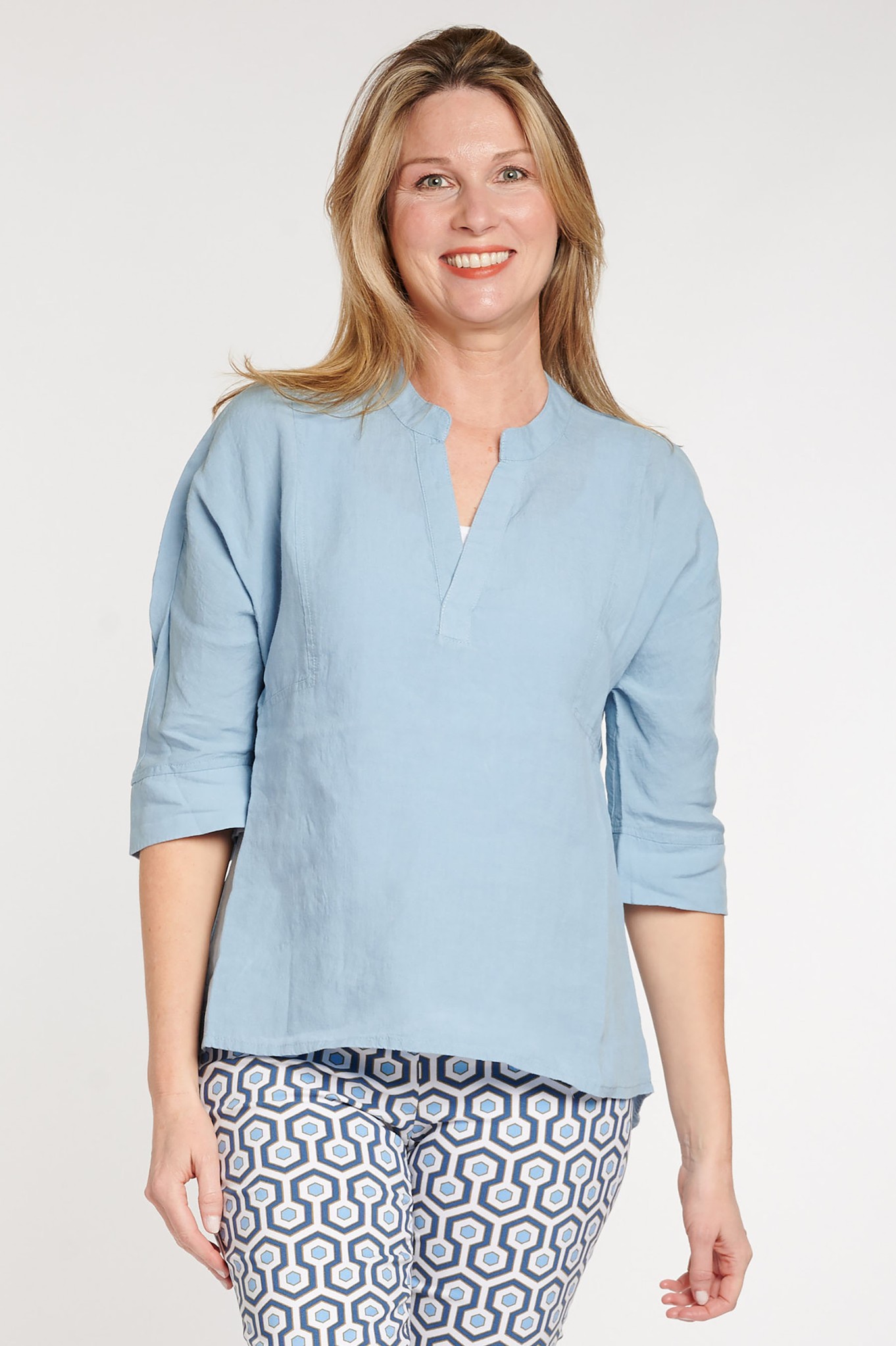 Sunday Fernanda V-Neck Linen Top Medium Blue 77