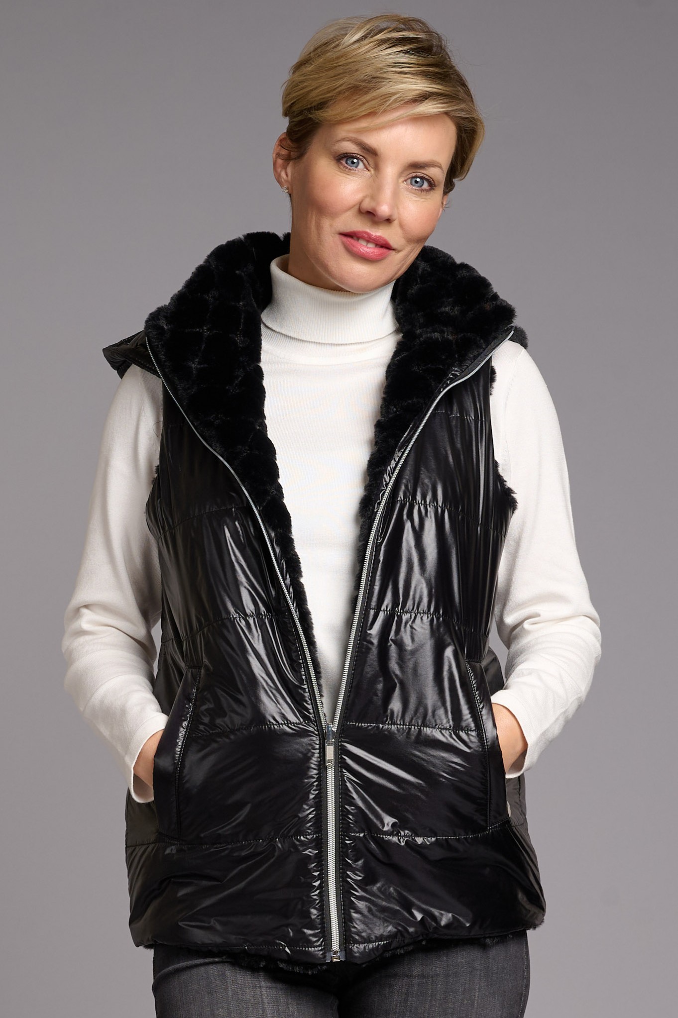 I'cona Grandeur Reversible Faux Fur Gilet Black 90