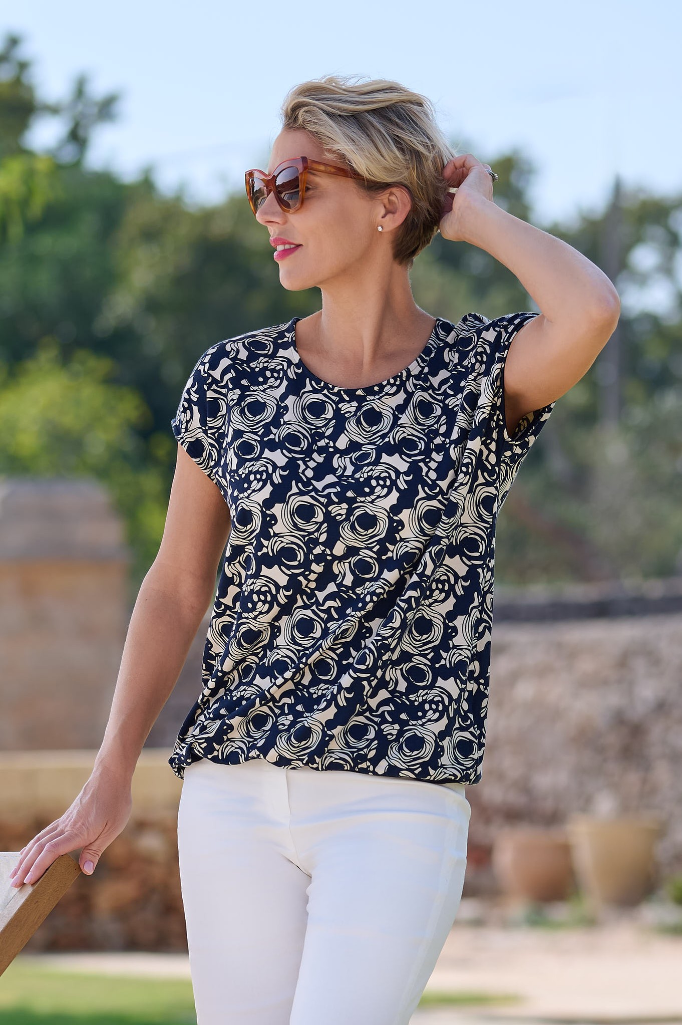 Sunday Astri Abstract Tie T-Shirt Navy / Cream Abstract 67