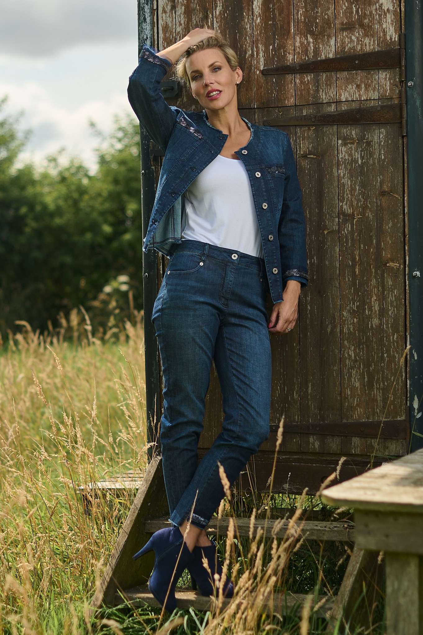 Robell Elena 09 Artemis Frayed Hem Denim Jean Navy 69