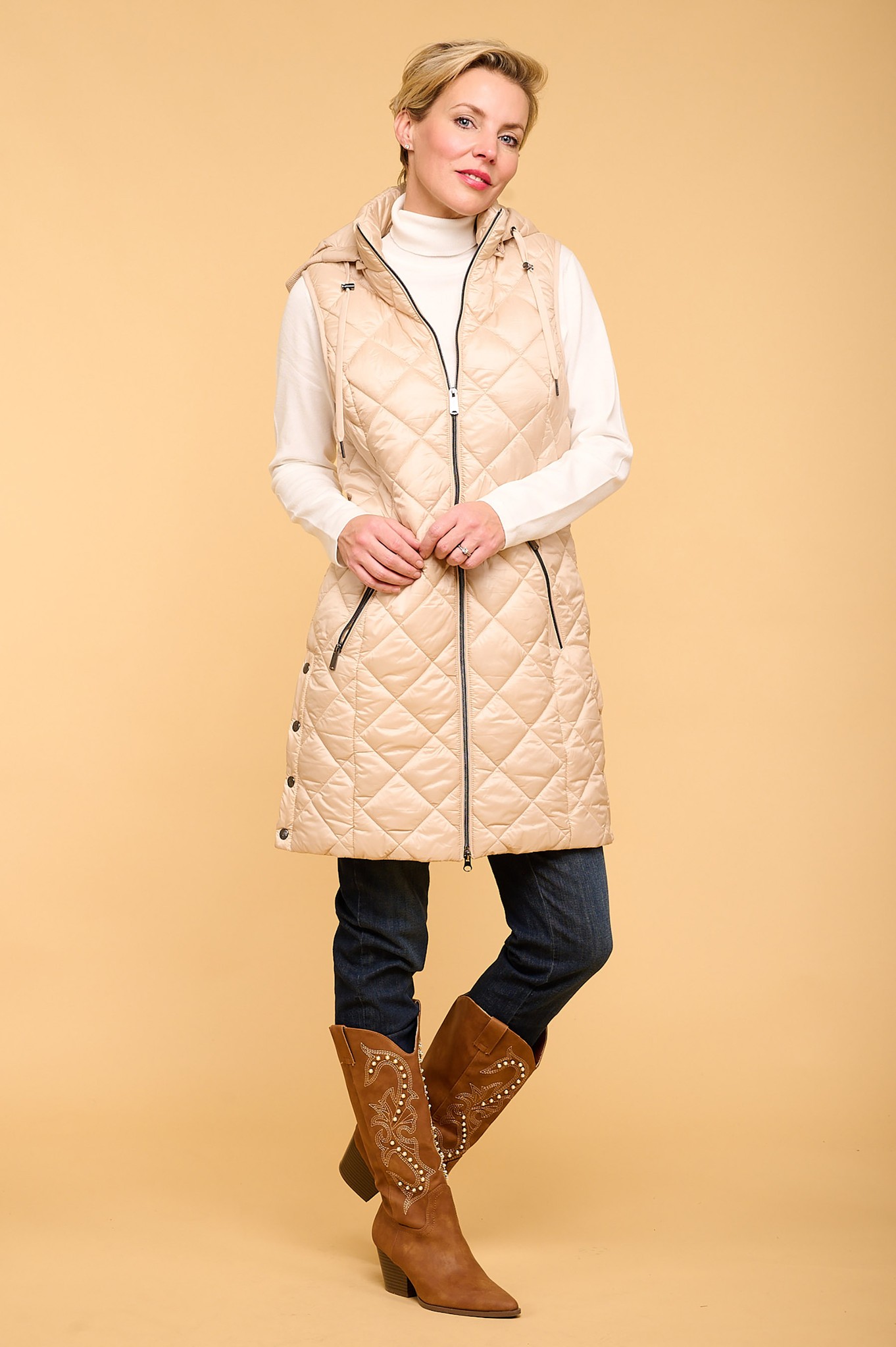 Normann Signa Quilted Longline Gilet Sand 11