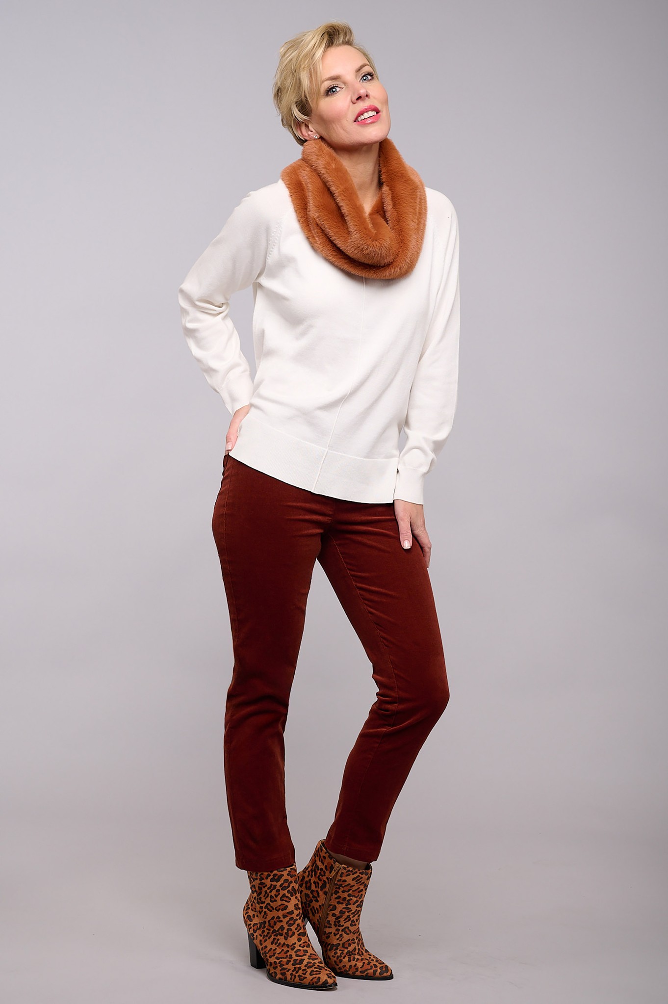 Robell Rose 09 Needlecord Ankle Grazers Chestnut 290