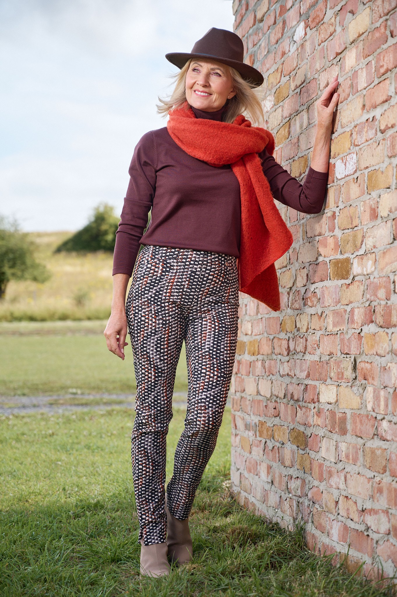 Robell Rose Geometric Art Trouser Dark Grey Pattern 98