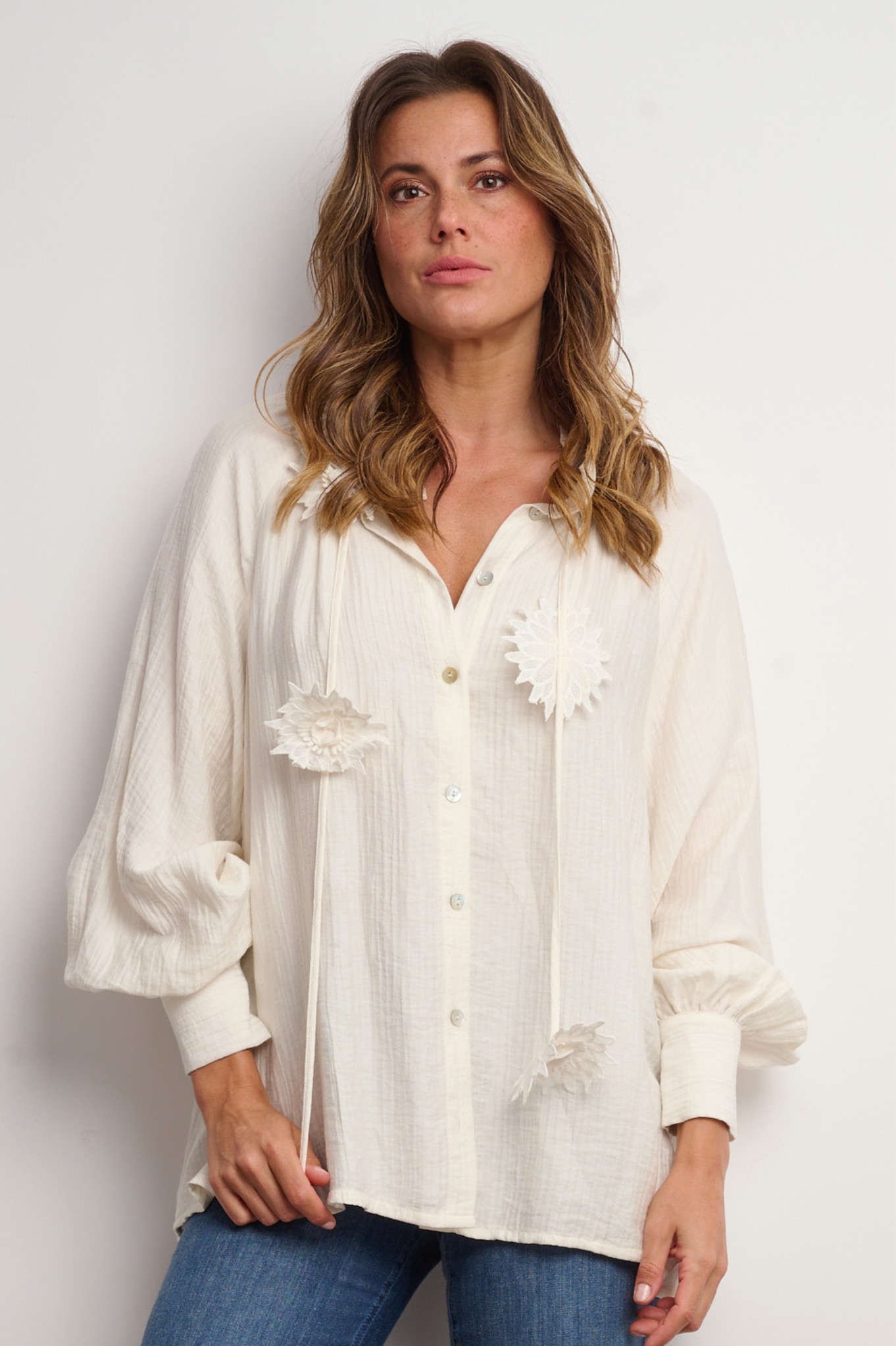 Noen Flower Tassel Blouse Cream 11