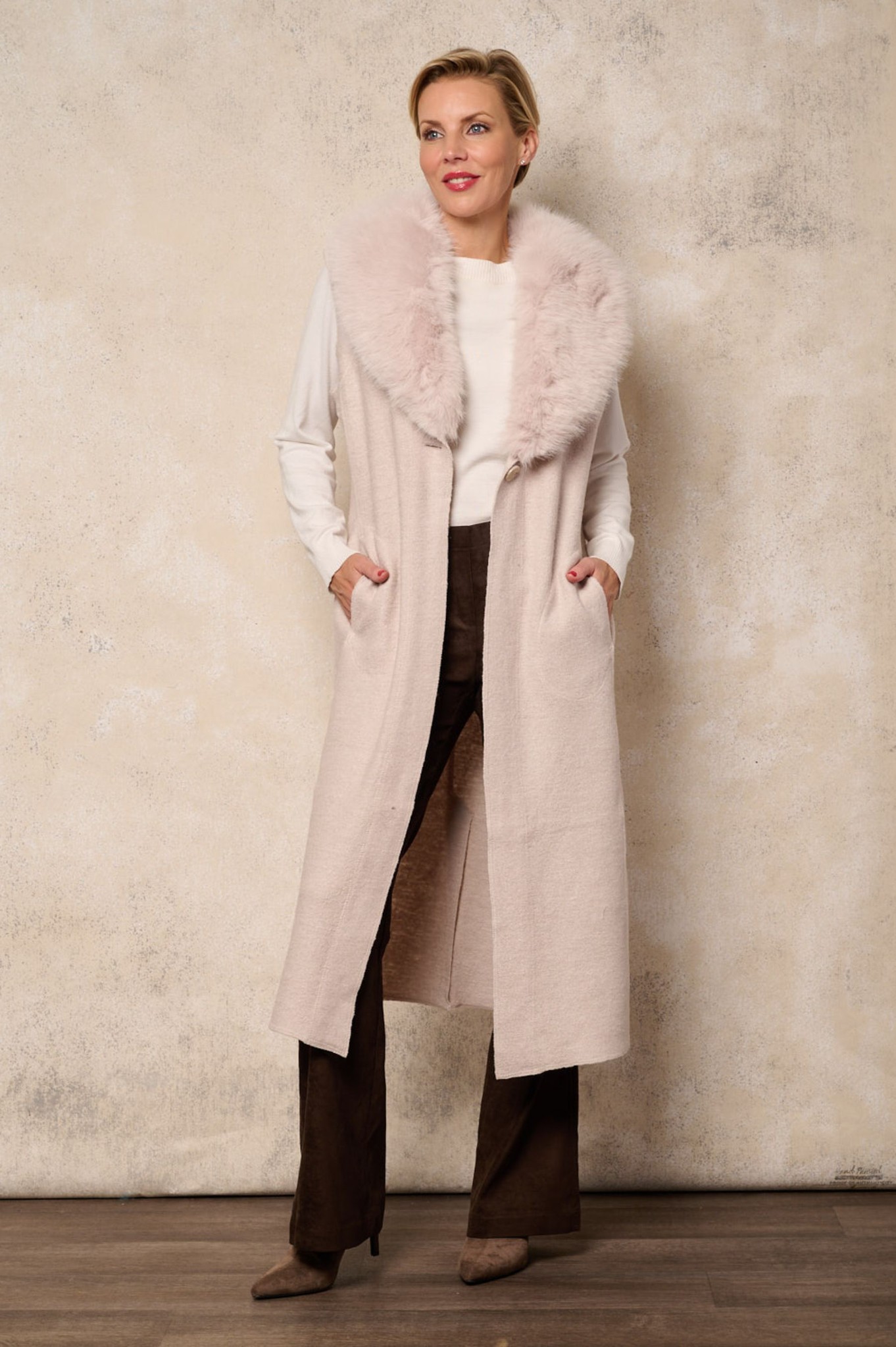 Noen Fable Faux Fur Collar Long Waistcoat Sand 11