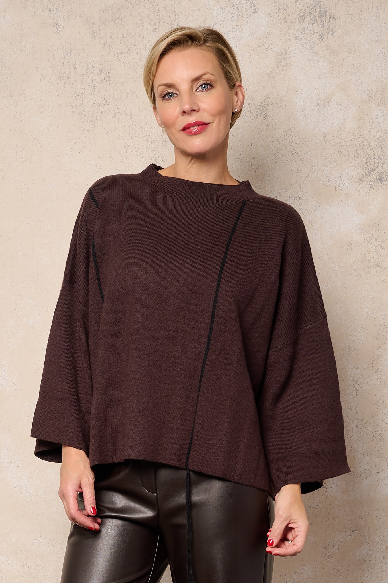 Noen Nomi Batwing Jumper Chocolate 39